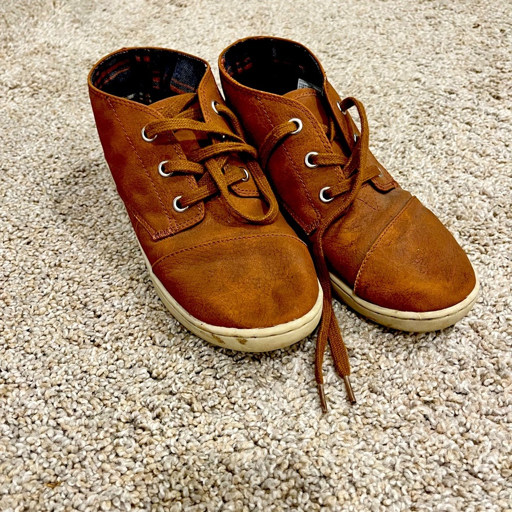 TOMS youth botas (NICE!)